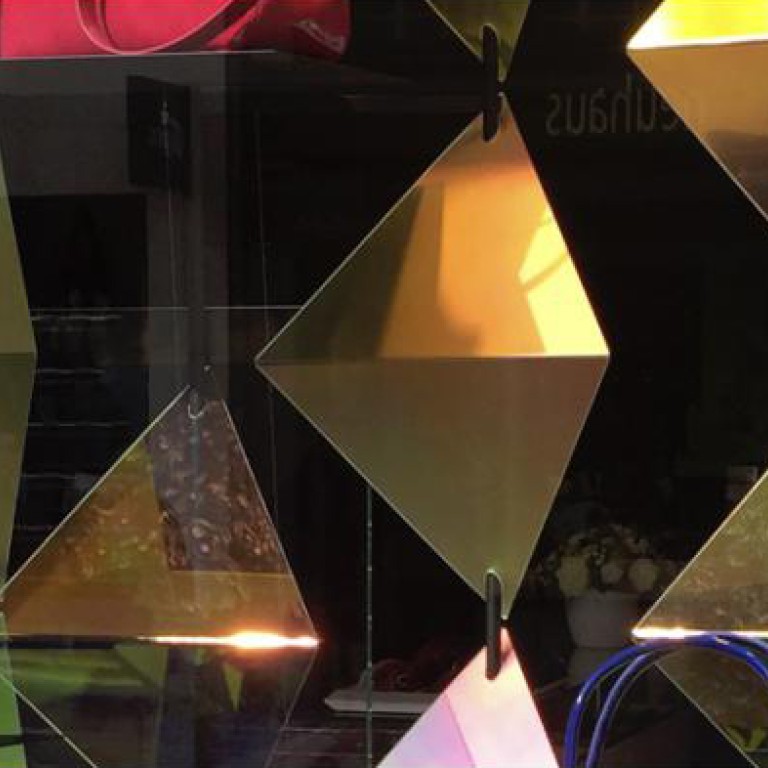 Dichroic Chameleon Window Film